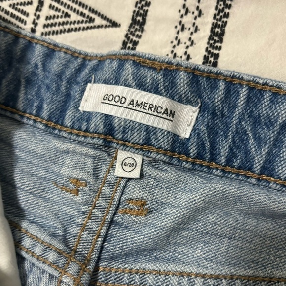 Good American Good Vintage Short Distressed size 6/28 - Picture 4 of 5